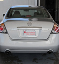 nissan altima 2009 silver sedan 2 5 s gasoline 4 cylinders front wheel drive shiftable automatic 77477