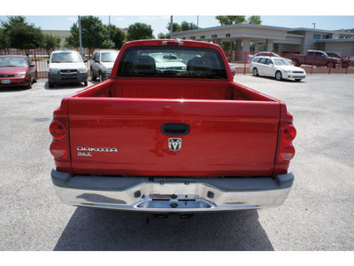 dodge dakota 2005 red slt gasoline 6 cylinders 4 wheel drive automatic 78224