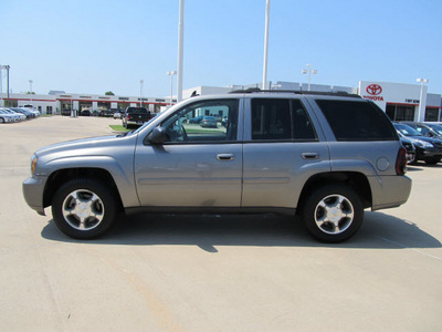 chevrolet trailblazer 2008 gray suv lt gasoline 8 cylinders 2 wheel drive automatic with overdrive 77469