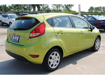 ford fiesta 2011 lt  green hatchback se gasoline 4 cylinders front wheel drive automatic with overdrive 77065