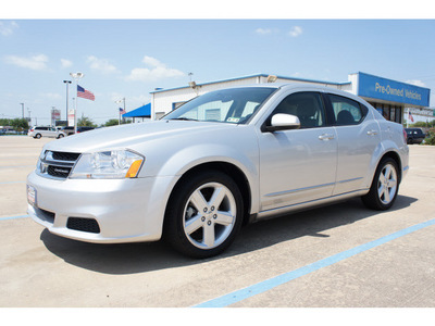 dodge avenger 2011 silver sedan mainstreet gasoline 4 cylinders front wheel drive automatic 77034