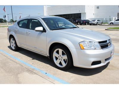 dodge avenger 2011 silver sedan mainstreet gasoline 4 cylinders front wheel drive automatic 77034
