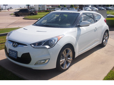 hyundai veloster 2013 white coupe dct gasoline 4 cylinders front wheel drive automatic 77074