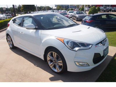 hyundai veloster 2013 white coupe dct gasoline 4 cylinders front wheel drive automatic 77074