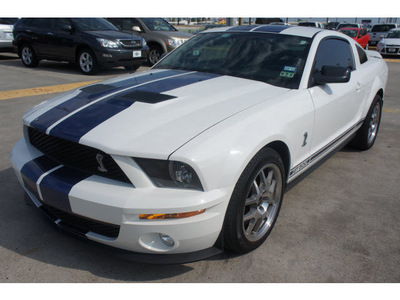 ford shelby gt500 2009 white coupe gasoline 8 cylinders rear wheel drive 6 speed manual 77338