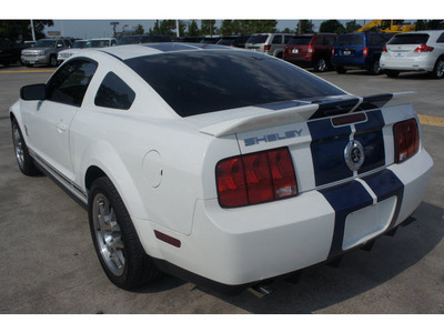 ford shelby gt500 2009 white coupe gasoline 8 cylinders rear wheel drive 6 speed manual 77338