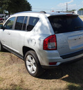 jeep compass 2011 silver suv latitude gasoline 4 cylinders 4 wheel drive automatic 75067