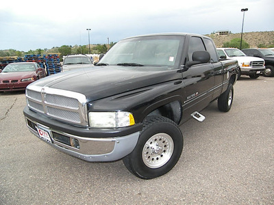 dodge ram 1500 2000 black gasoline v8 4 wheel drive automatic 81212