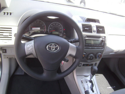 toyota corolla 2012 gray sedan le gasoline 4 cylinders front wheel drive automatic 75569