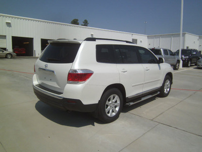 toyota highlander 2012 white suv se gasoline 6 cylinders front wheel drive automatic 75569