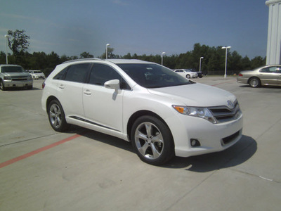 toyota venza 2013 white le gasoline 6 cylinders front wheel drive automatic 75569