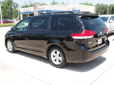 toyota sienna 2011 black van le gasoline 6 cylinders front wheel drive 6 speed automatic 77090