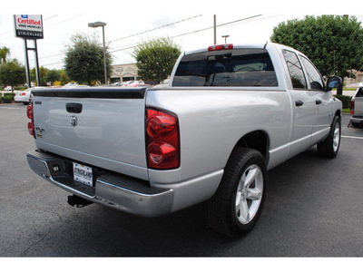 dodge ram 1500 2008 silver pickup truck gasoline 8 cylinders rear wheel drive automatic with overdrive 77581
