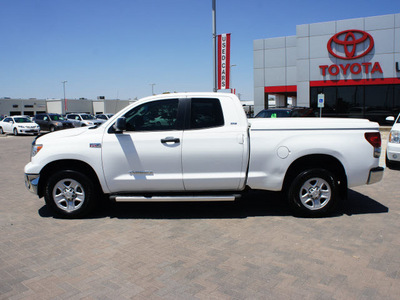 toyota tundra 2007 white sr5 8 cylinders automatic 76087