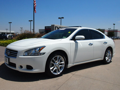 nissan maxima 2011 white sedan 3 5 s gasoline 6 cylinders front wheel drive automatic 76018