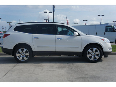 chevrolet traverse 2012 white suv ltz gasoline 6 cylinders all whee drive 6 speed automatic 77090
