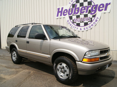 chevrolet blazer 2002 light pewter suv ls gasoline 6 cylinders 4 wheel drive automatic 80905