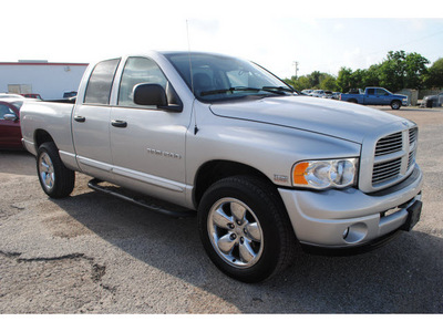 dodge ram 1500 2004 silver gasoline 8 cylinders 4 wheel drive automatic with overdrive 77590