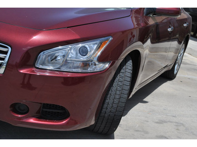 nissan maxima 2012 dk  red sedan 3 5 sv gasoline 6 cylinders front wheel drive cont  variable trans  78233