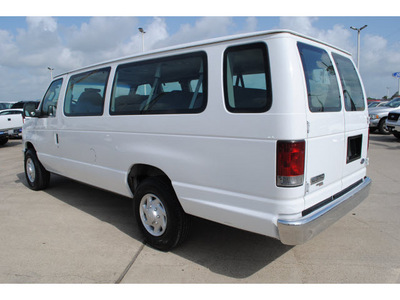 ford e 350 2008 white wagon gasoline 8 cylinders rear wheel drive automatic with overdrive 77539