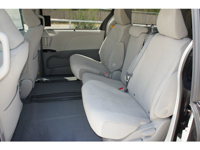 toyota sienna 2012 dk  gray van le 8 passenger gasoline 6 cylinders front wheel drive automatic 78232