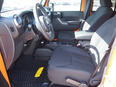 jeep wrangler unlimited 2013 orange suv sport gasoline 6 cylinders 4 wheel drive automatic 76011