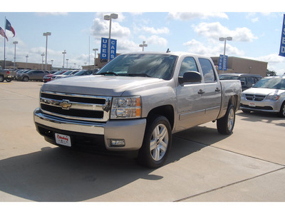 chevrolet silverado 1500 2007 silver lt gasoline 8 cylinders rear wheel drive automatic with overdrive 77656