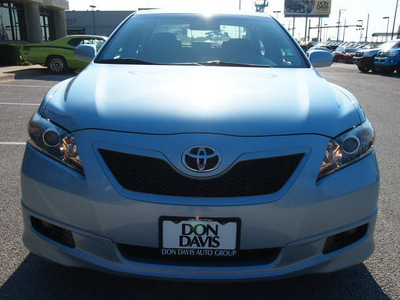 toyota camry 2009 light blue sedan se gasoline 4 cylinders front wheel drive automatic 76011