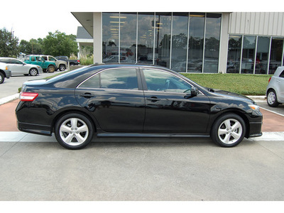 toyota camry 2011 black sedan se v6 gasoline 6 cylinders front wheel drive automatic with overdrive 77706