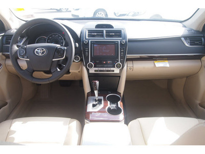 toyota camry 2012 white sedan xle v6 gasoline 6 cylinders front wheel drive automatic 77074