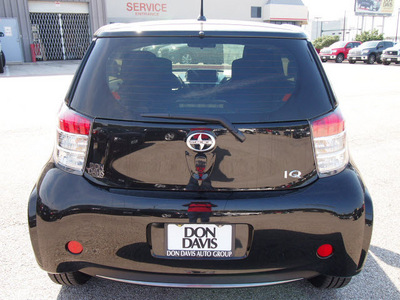 scion iq 2013 black sand pearl hatchback gasoline 4 cylinders front wheel drive automatic 76011