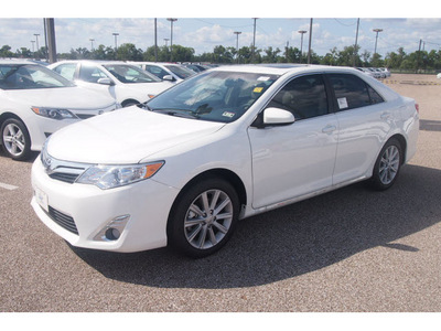 toyota camry 2012 white sedan xle gasoline 4 cylinders front wheel drive automatic 77074