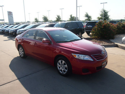 toyota camry 2010 red sedan le gasoline 4 cylinders front wheel drive automatic 76049