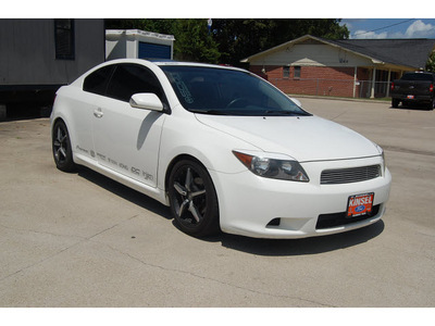 scion tc 2005 white hatchback gasoline 4 cylinders front wheel drive automatic with overdrive 77706