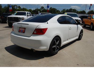 scion tc 2005 white hatchback gasoline 4 cylinders front wheel drive automatic with overdrive 77706