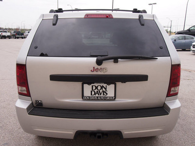 jeep grand cherokee 2005 silver suv laredo gasoline 6 cylinders rear wheel drive automatic 76011