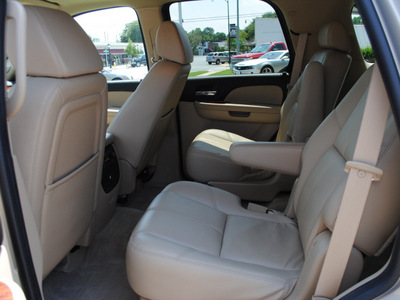 chevrolet tahoe 2007 gold suv lt flex fuel 8 cylinders 4 wheel drive automatic 27591