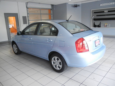 hyundai accent 2011 lt  blue sedan gls gasoline 4 cylinders front wheel drive automatic 55391