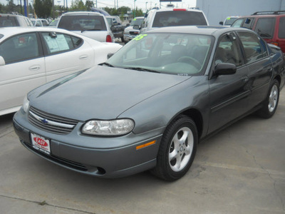 chevrolet malibu 2005 dk  gray sedan classic gasoline 4 cylinders front wheel drive automatic with overdrive 99212