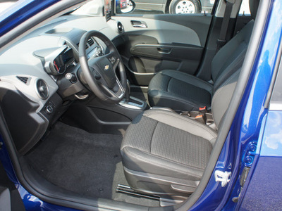 chevrolet sonic 2012 blue sedan gasoline 4 cylinders front wheel drive 6 spd auto lpo,cargo net 77090