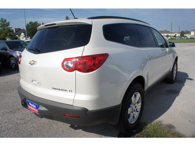 chevrolet traverse 2012 white suv gasoline 6 cylinders front wheel drive not specified 77090