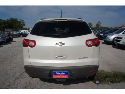 chevrolet traverse 2012 white suv gasoline 6 cylinders front wheel drive not specified 77090