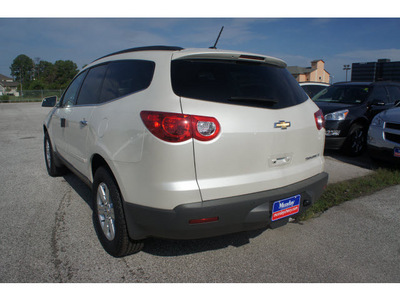 chevrolet traverse 2012 white suv gasoline 6 cylinders front wheel drive not specified 77090