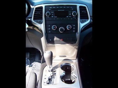 jeep grand cherokee 2013 white suv laredo gasoline 6 cylinders 4 wheel drive automatic 44024