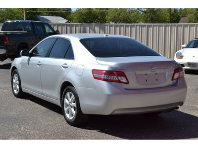 toyota camry 2011 silver sedan le gasoline 4 cylinders front wheel drive automatic 76903