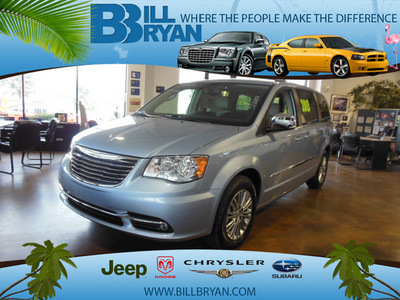chrysler town and country 2013 lt  blue van touring l flex fuel 6 cylinders front wheel drive automatic 34731