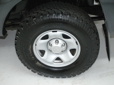 toyota tacoma 2011 magnetic gray access 4wd gasoline 4 cylinders 4 wheel drive not specified 91731