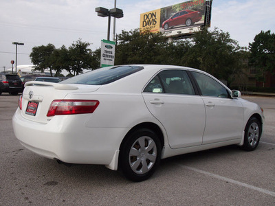 toyota camry 2008 white sedan le gasoline 4 cylinders front wheel drive automatic 76011