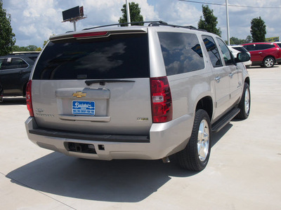 chevrolet suburban 2009 beige suv texas edition flex fuel 8 cylinders 2 wheel drive 3 speed 77304