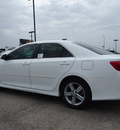 toyota camry 2012 white sedan se gasoline 4 cylinders front wheel drive automatic 76011